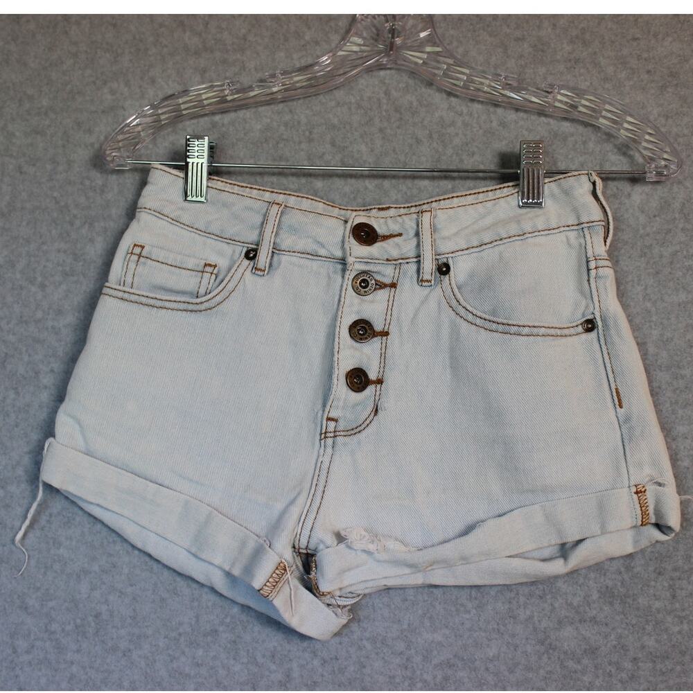 Bullhead Denim Co. High Rise Distressed Denim Shorts‎ Size 1 Lightwash